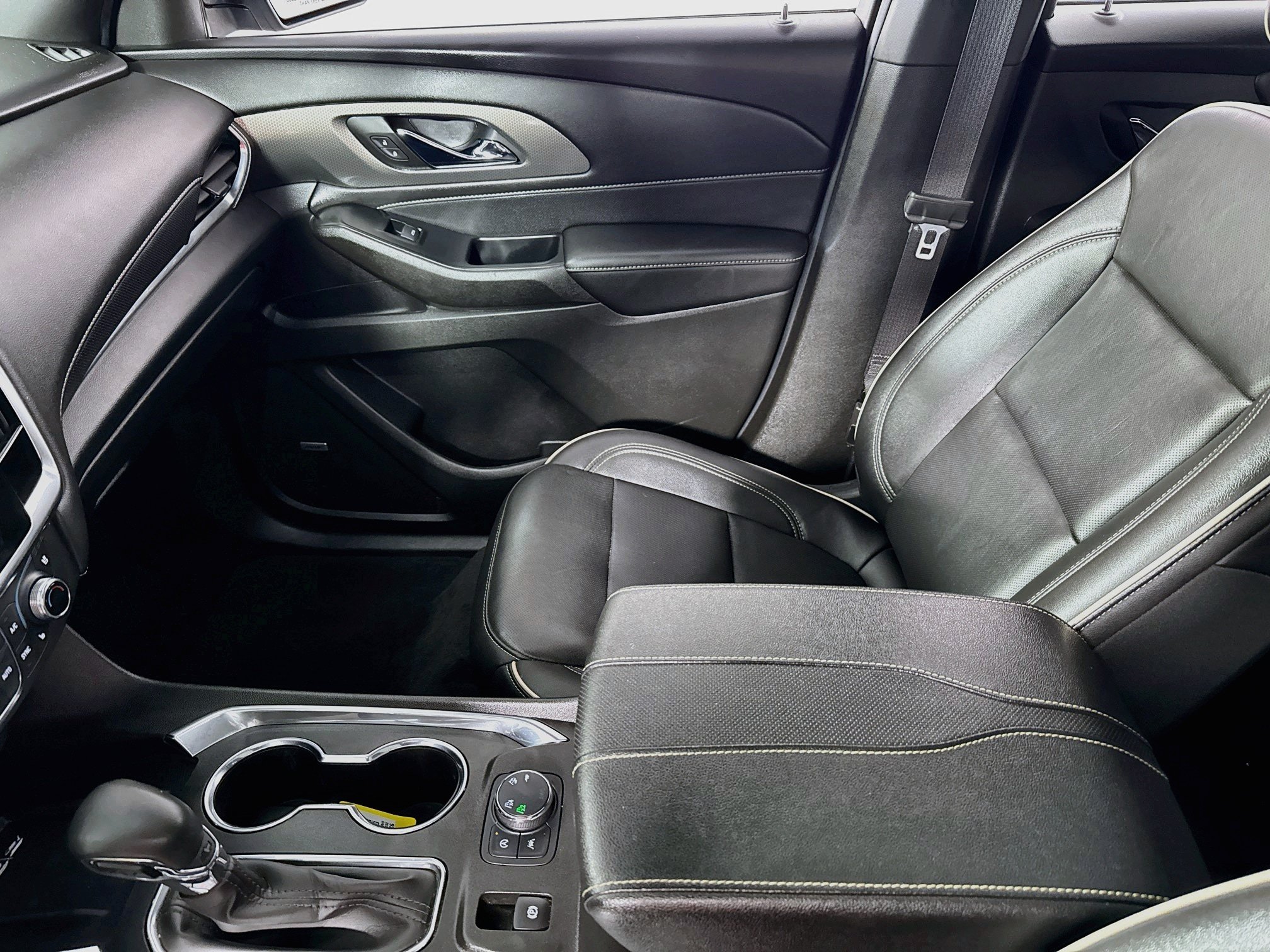 Used 2023 Chevrolet Traverse Premier w/ Redline Edition AWD/4WD image 26