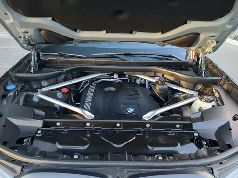 Used 2025 BMW X7 xDrive40i w/ M Sport Package image 25