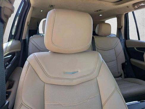 Used 2025 Cadillac XT6 Sport w/ Platinum Package AWD/4WD image 14