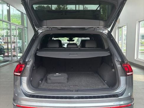 Used 2023 Volkswagen Tiguan SEL R-Line AWD/4WD image 28