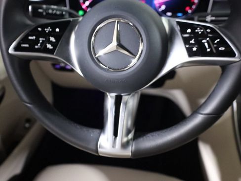 Used 2026 Mercedes-Benz GLC 300 4MATIC image 38