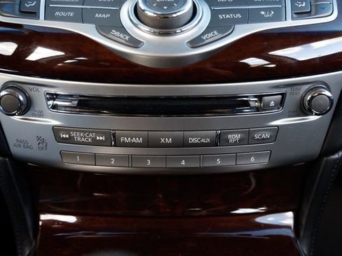 Used 2017 INFINITI Q70 3.7 image 34