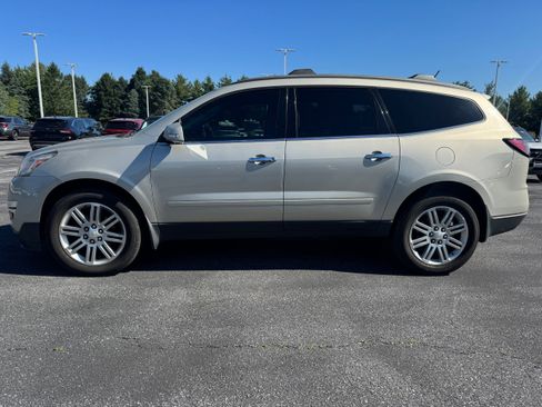 Used 2014 Chevrolet Traverse LT w/ All-Star Edition FWD image 2