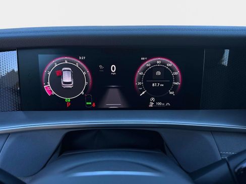 New 2025 Volkswagen Tiguan SE image 27