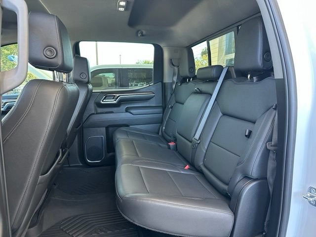 Used 2024 Chevrolet Silverado 1500 LT Trail Boss w/ Convenience Package II AWD/4WD image 15