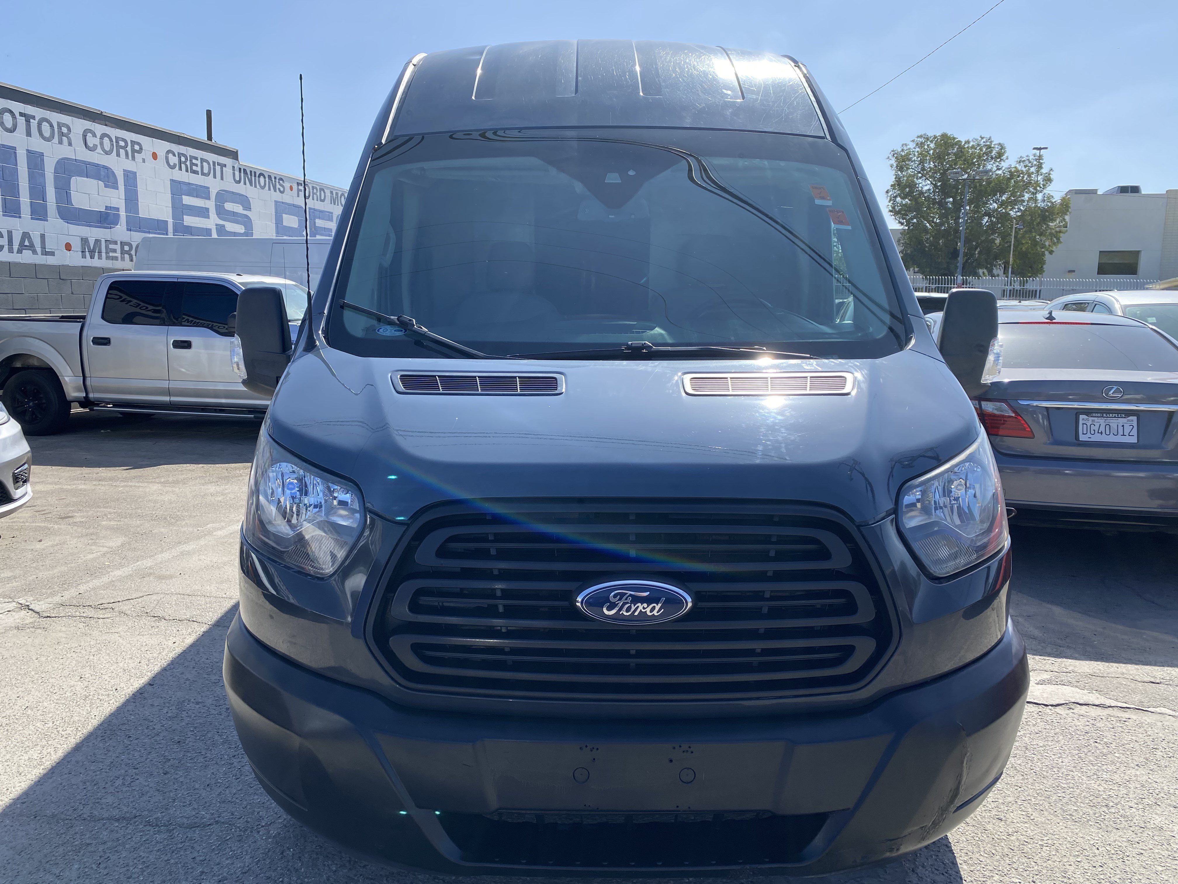 Used 2019 Ford Transit 250 148 High Roof Extended RWD image 3