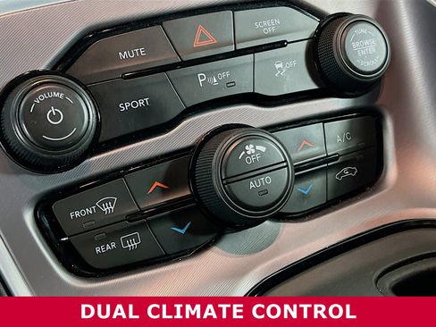 Used 2022 Dodge Challenger R/T image 10