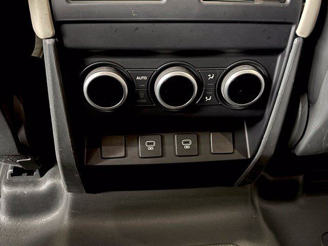 Used 2024 Land Rover Defender 110 X-Dynamic SE AWD/4WD image 14