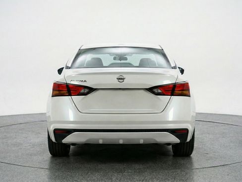 Used 2025 Nissan Altima 2.5 SV image 7