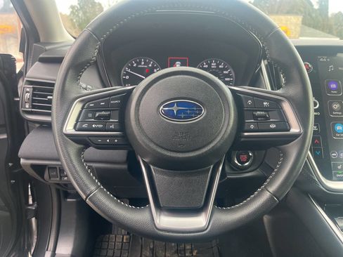 Used 2025 Subaru Outback Premium AWD/4WD image 7