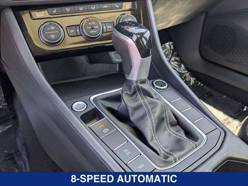 Used 2023 Volkswagen Jetta SE w/ Panoramic Sunroof Package FWD image 18