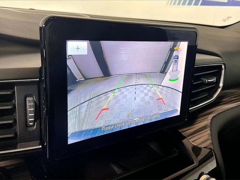 Certified 2024 Ford Explorer Limited image 17