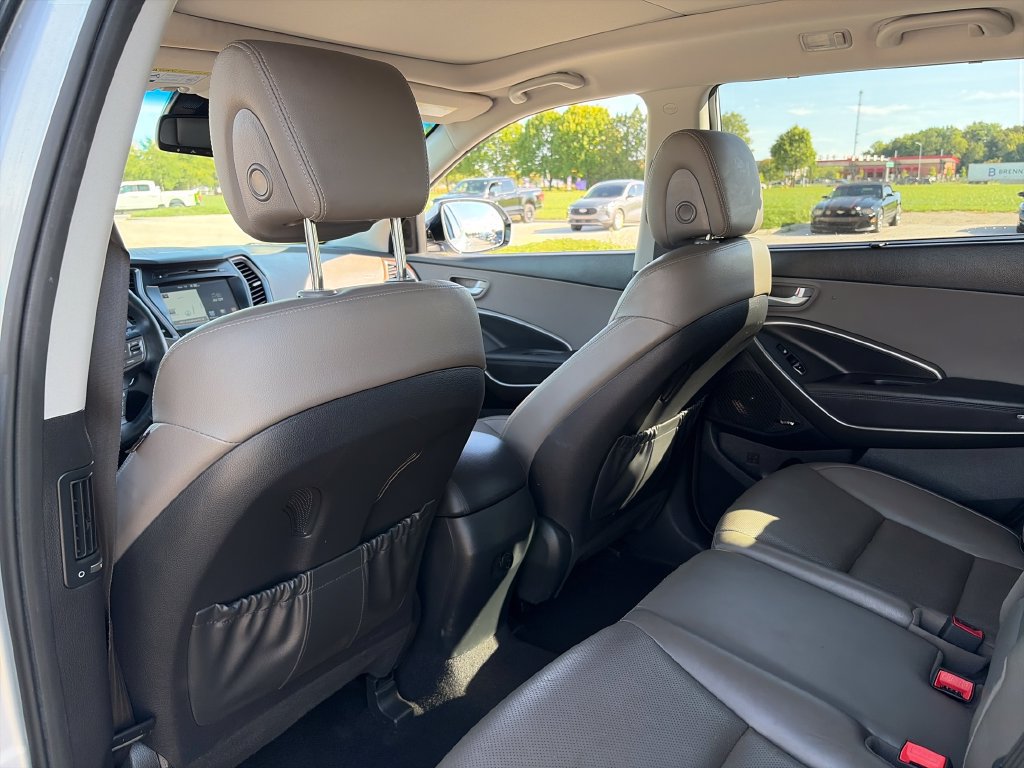 Used 2017 Hyundai Santa Fe AWD image 29