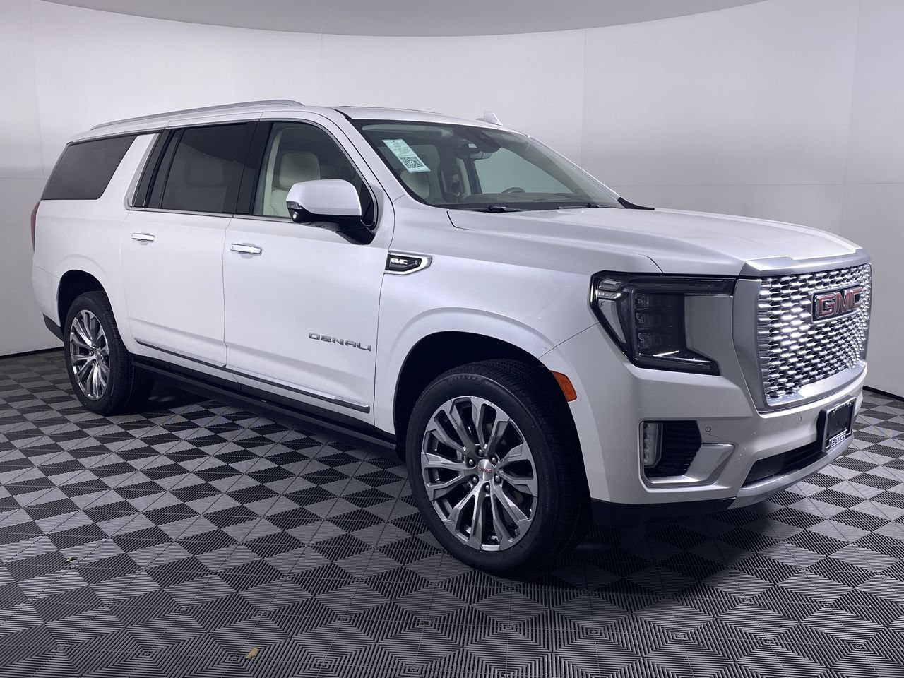 Certified 2021 GMC Yukon XL Denali w/ Denali Premium Package AWD/4WD image 21