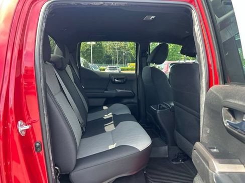 Used 2022 Toyota Tacoma TRD Off-Road w/ Technology Package AWD/4WD image 19