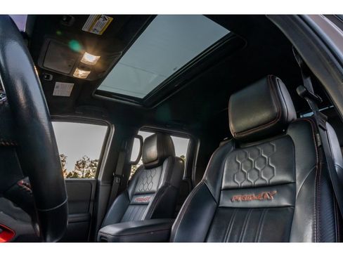 Used 2023 Nissan Frontier PRO-4X w/ Pro-4X Premium Package image 12