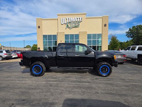 Used 2014 GMC Sierra 2500 Denali w/ Snow Plow Prep Package image 1