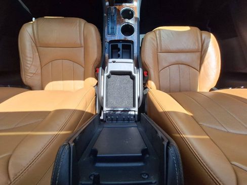 Used 2014 Chevrolet Traverse LTZ FWD image 40