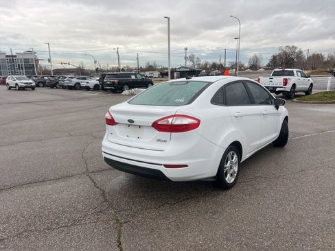 Used 2015 Ford Fiesta SE image 6