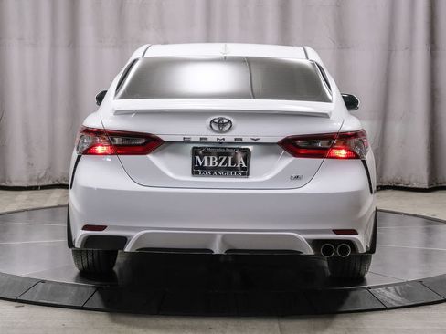 Used 2023 Toyota Camry SE FWD image 3