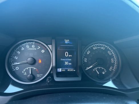 Used 2019 Toyota Tacoma TRD Off-Road image 38