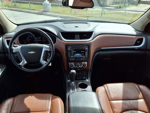 Used 2015 Chevrolet Traverse LT image 9