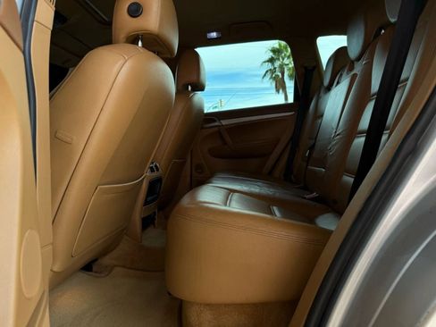 Used 2003 Porsche Cayenne S image 40