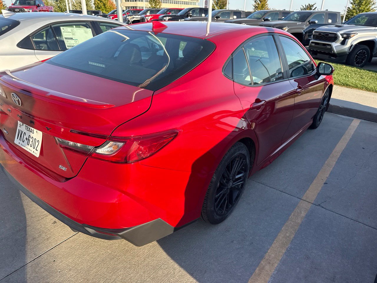 Used 2025 Toyota Camry Hybrid FWD image 5