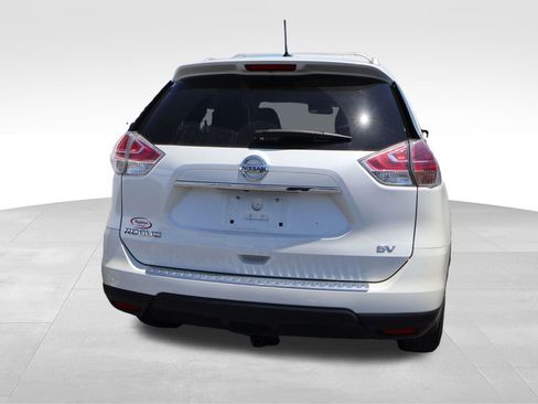 Used 2016 Nissan Rogue SV FWD image 17