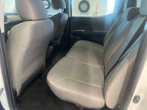 Used 2022 Toyota Tacoma SR5 RWD image 29