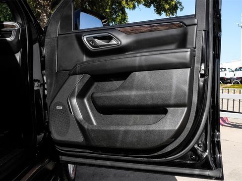 Used 2022 Chevrolet Suburban LT image 47