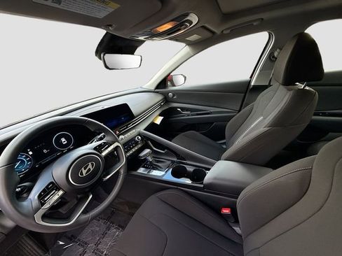 Certified 2025 Hyundai Elantra SEL image 21