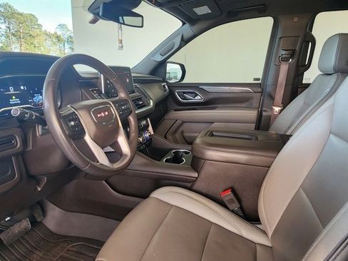 Used 2023 GMC Yukon SLT image 13