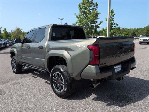 Certified 2025 Toyota Tacoma TRD Sport AWD/4WD image 4