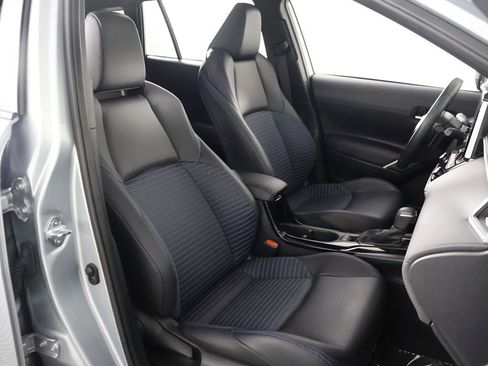 Used 2025 Toyota Corolla Cross AWD Hybrid w/ Convenience Package image 29
