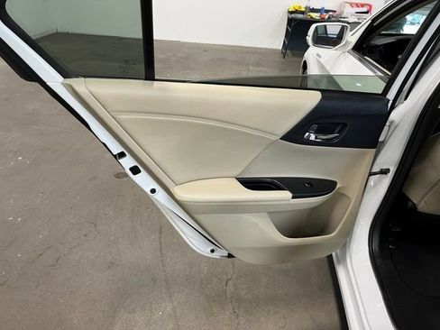 Used 2015 Honda Accord EX-L image 19