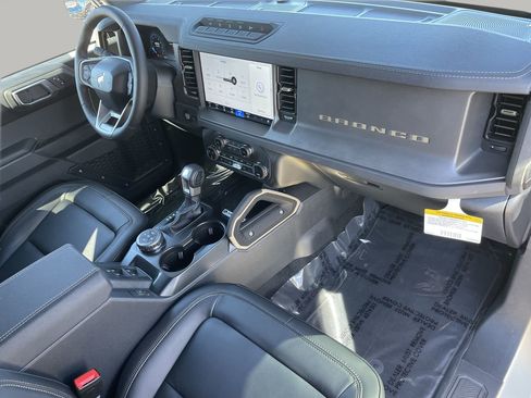 New 2025 Ford Bronco Badlands image 10