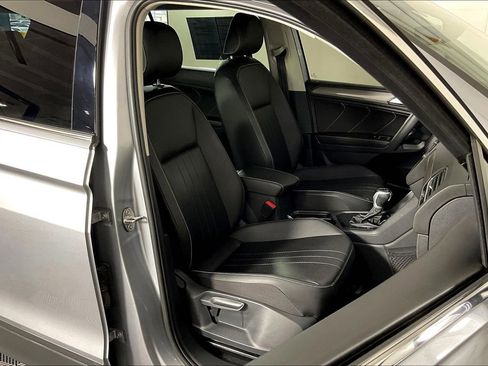 Used 2023 Volkswagen Tiguan SE image 10