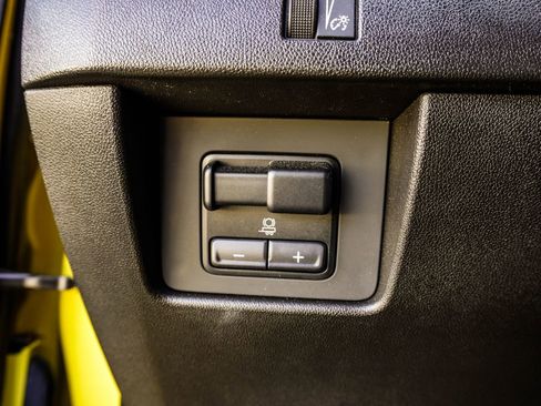 Used 2023 GMC Canyon AT4 w/ Canyon Safety Plus Package image 31