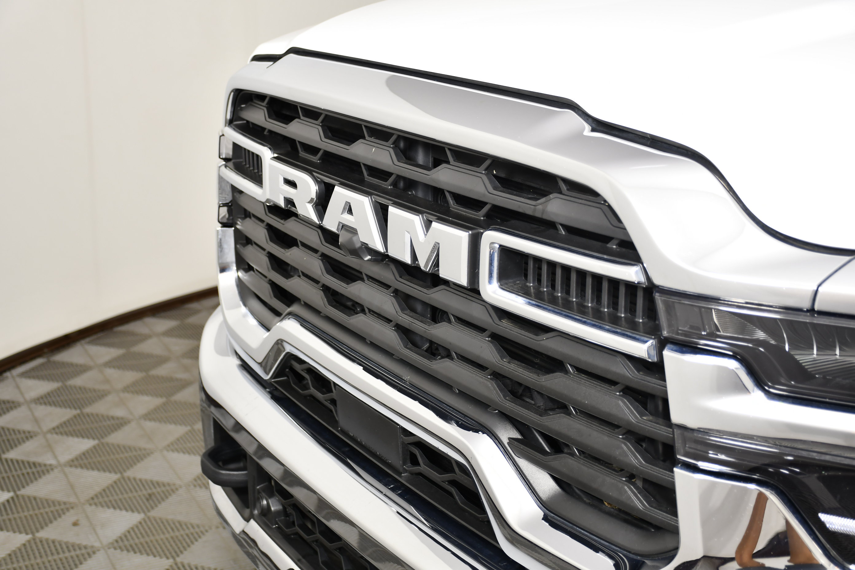 Used 2025 RAM 2500 Big Horn AWD/4WD image 11