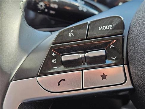 Certified 2024 Hyundai Elantra Limited image 12