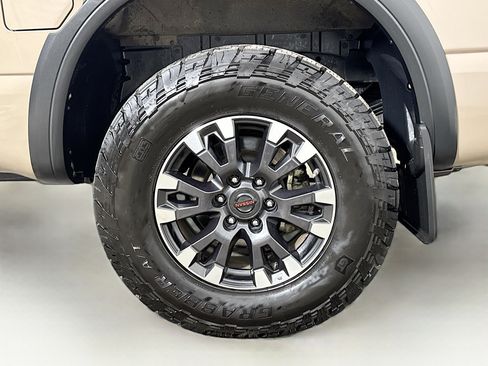 Used 2024 Nissan Titan PRO-4X w/ Pro-4x Convenience Package image 27