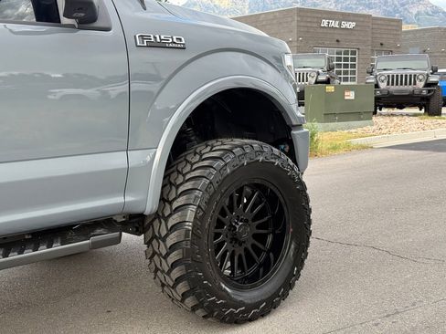 Used 2019 Ford F150 Lariat w/ Equipment Group 502A Luxury AWD/4WD image 4