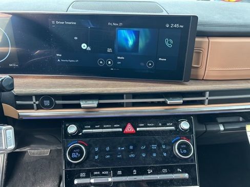 Used 2025 Hyundai Santa Fe Limited image 20