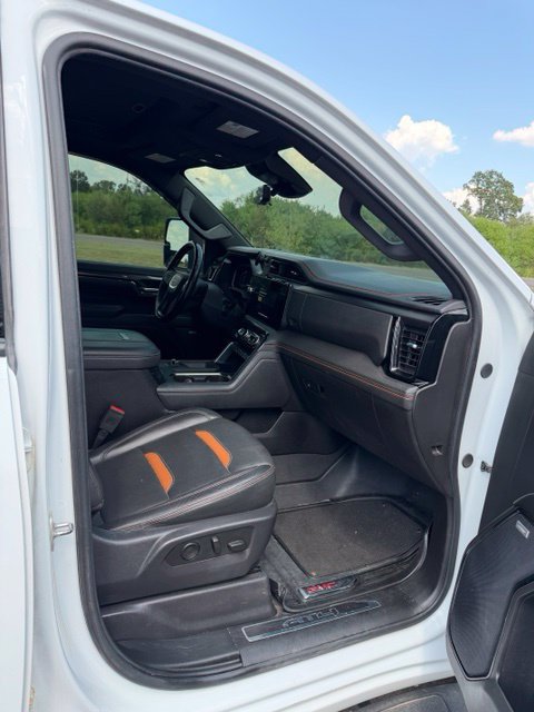 Used 2024 GMC Sierra 2500 AT4 w/ AT4 Premium Plus Package AWD/4WD image 2