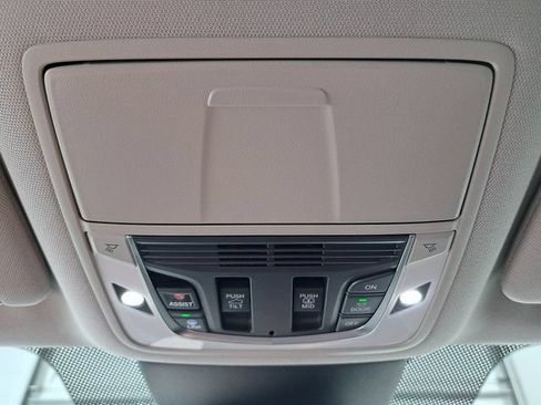 Used 2024 Acura MDX SH-AWD w/ Technology Package image 19