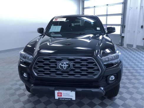 Certified 2022 Toyota Tacoma TRD Off-Road w/ TRD Premium Off Road Package AWD/4WD image 8