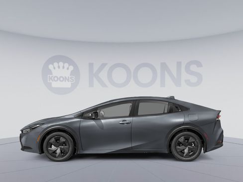New 2026 Toyota Prius LE FWD image 4