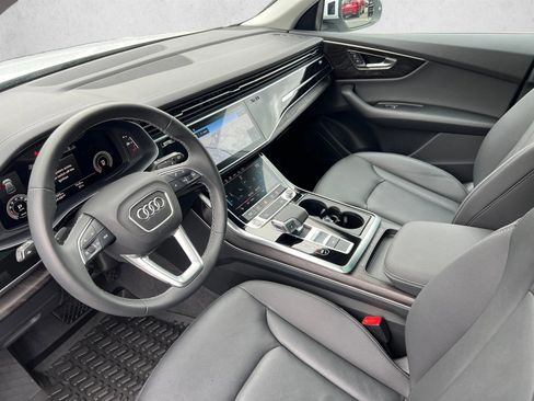 Used 2023 Audi Q8 Premium w/ Convenience Package AWD/4WD image 10