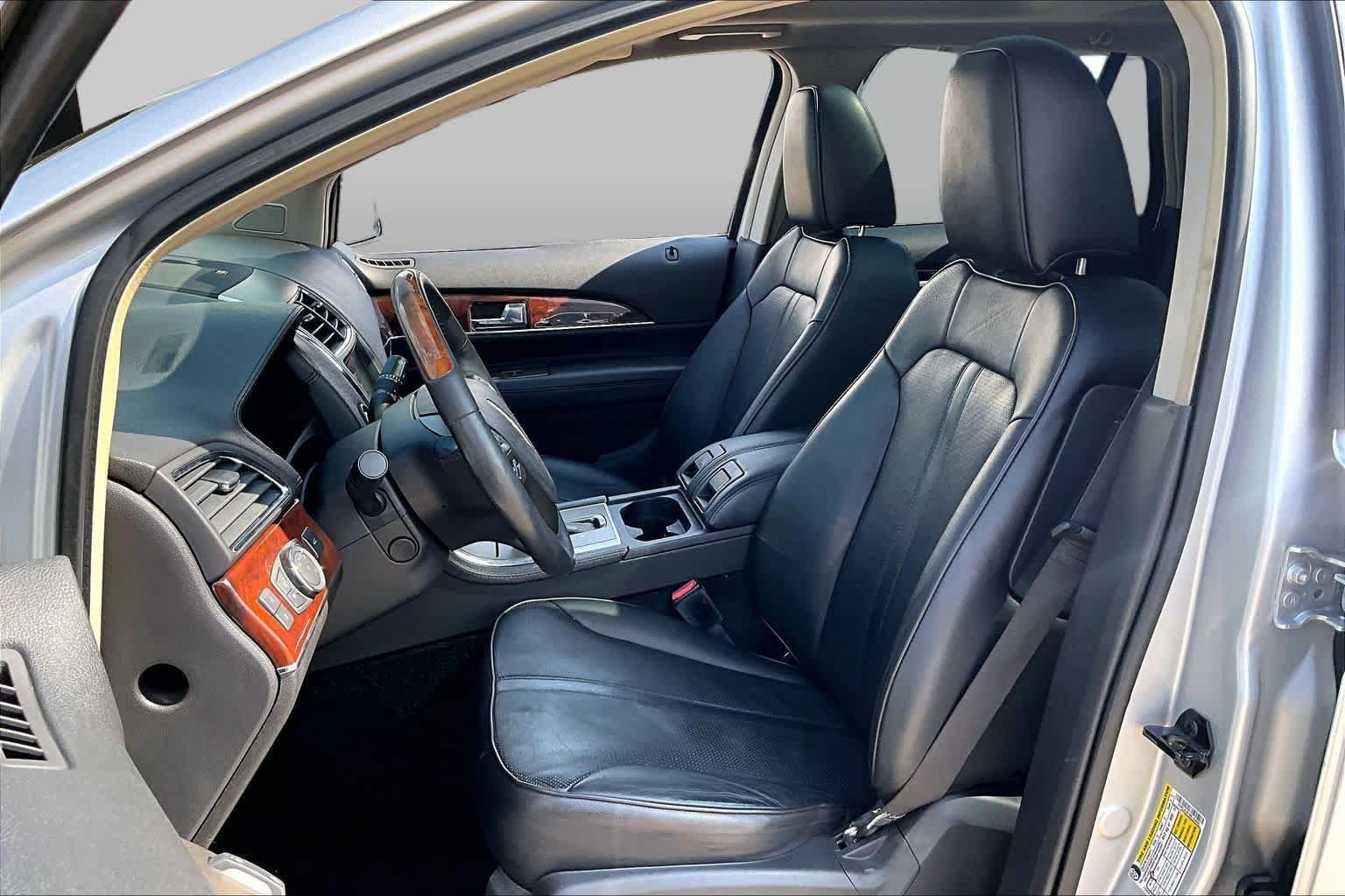 Used 2011 Lincoln MKX 2WD w/ 102A Rapid Spec Order Code image 7